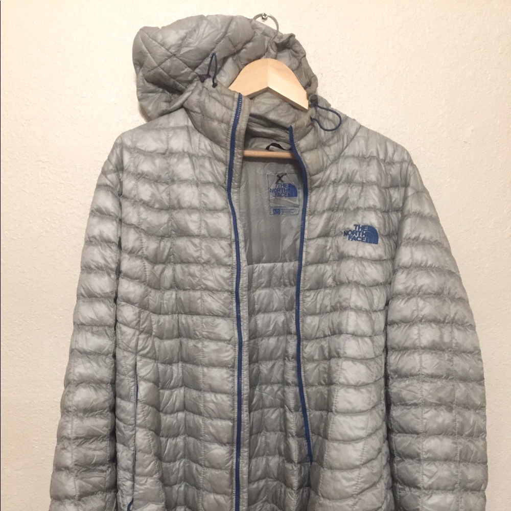 The North Face Men’s XL Thermoball hooded jacket